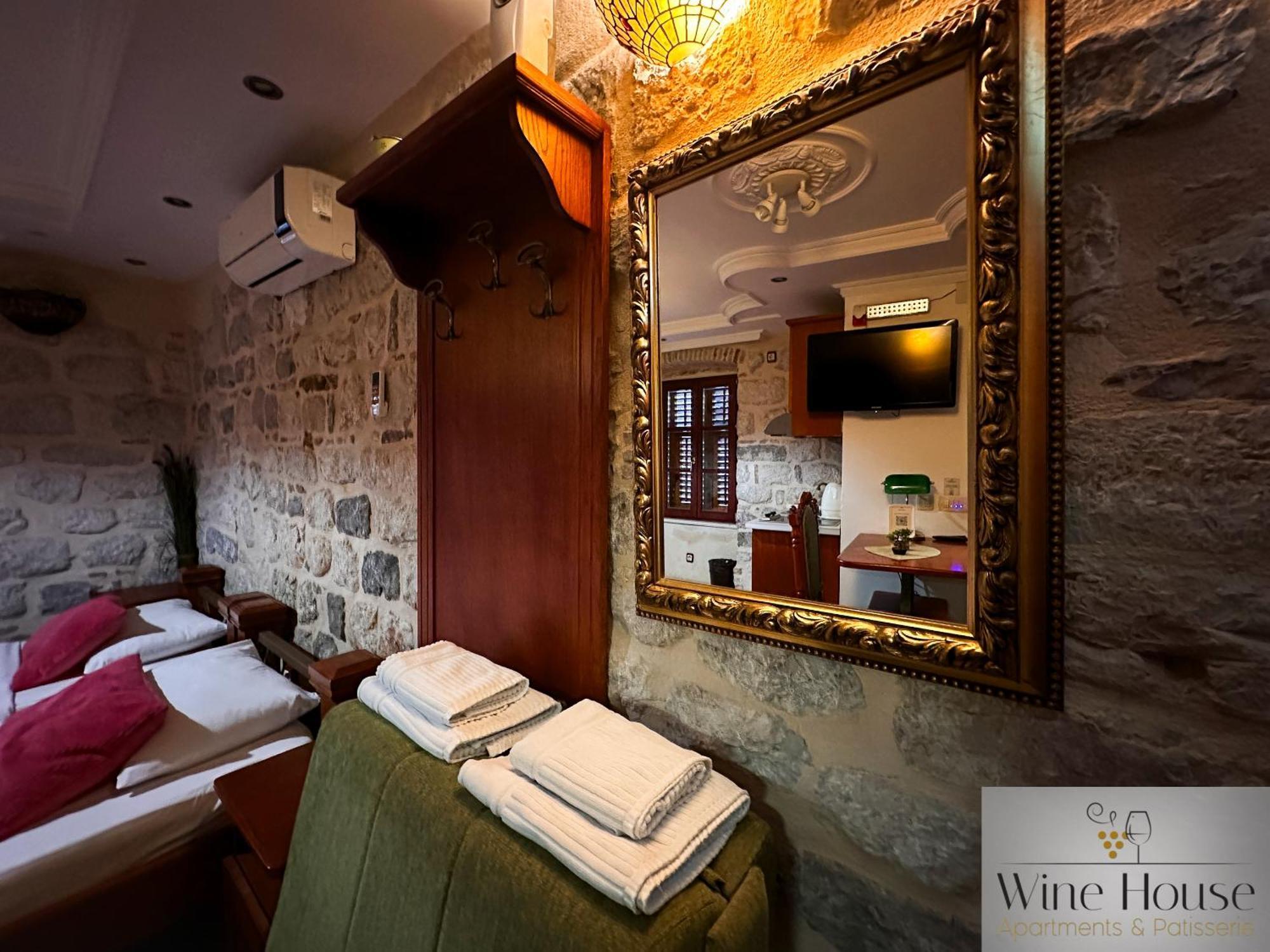 Apartments Wine House Old Town Kotor Exterior photo